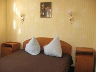Гостиница Ассоль-Парк Симеиз Стандартный двухместный номер с 1 кроватью или 2 отдельными кроватями и видом на горы-2